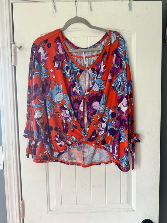 Free People Tops - Free People Keepin On Twist Front Floral Slouchy Top - Size L